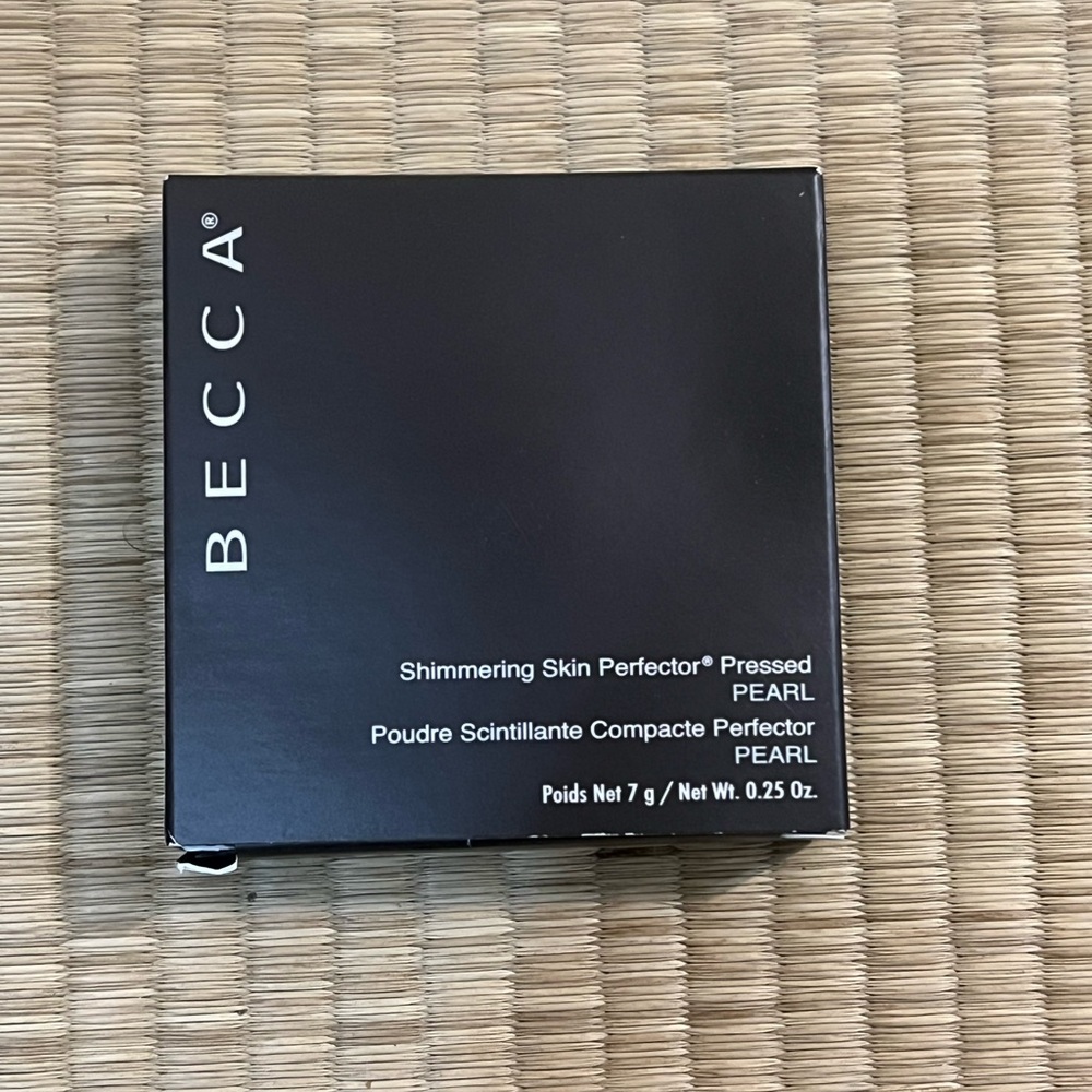 BECCA Shimmering Skin Perfector Pressed - Pearl